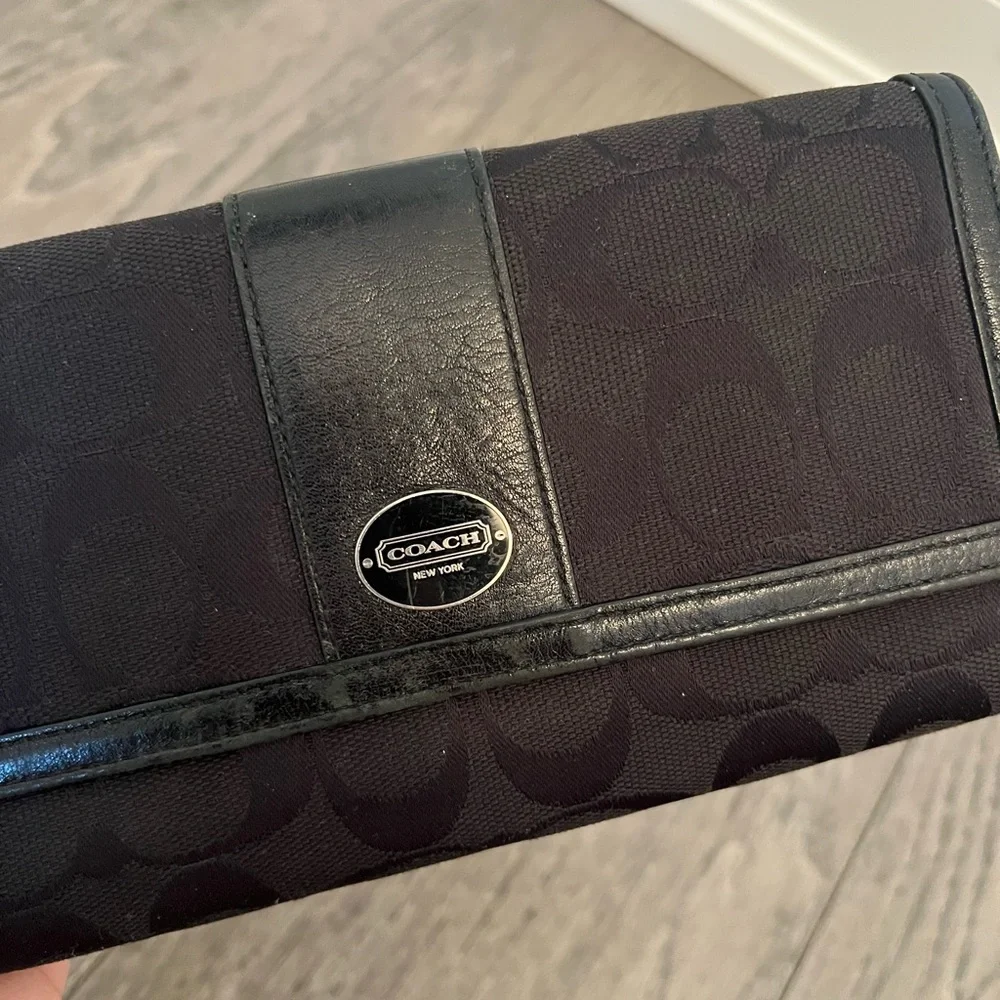 Coach Black Signature Wallet - Picture 2 of 7